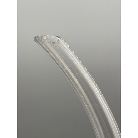 U Shaped Glass Wine Decanter Pitcher With Elegant Curved Design - Picture 6 of 6